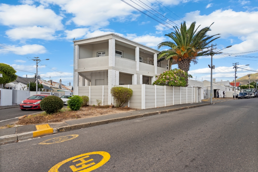 9 Bedroom Property for Sale in Observatory Western Cape